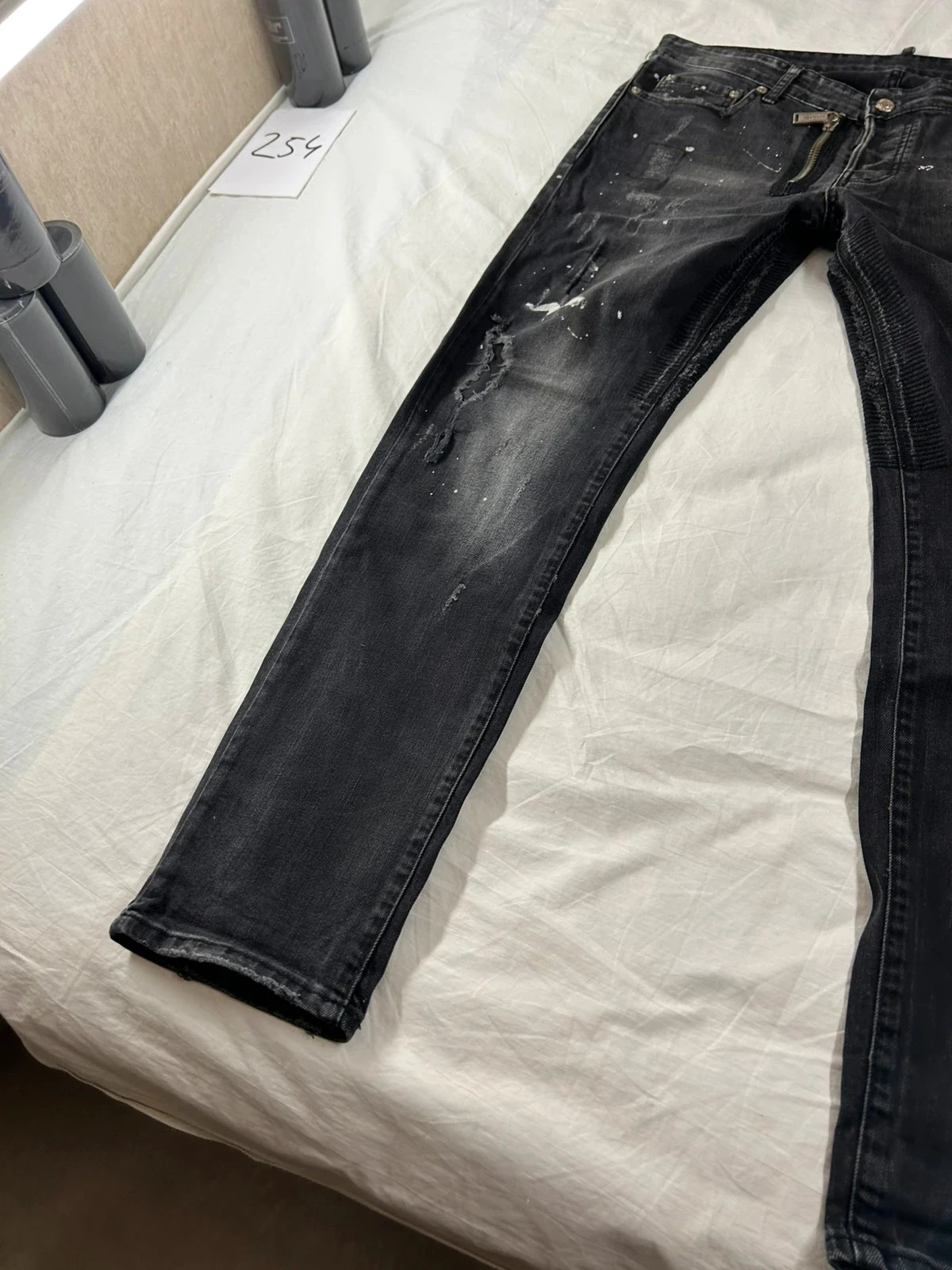 Jean rasgado preto dsquared2 tamanho 50 – photo 5